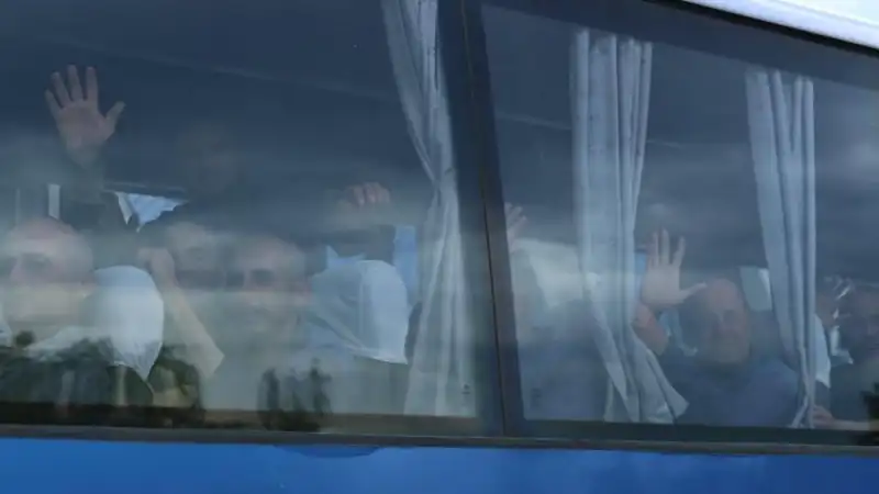 Додому повернулися ще 307 оборонців: завершився другий етап обміну полоненими