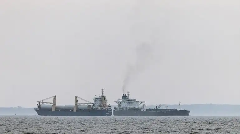 Росія прикриває танкери тіньового флоту бойовими кораблями у Фінській затоці