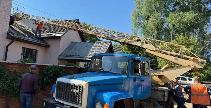 Росіяни атакували центр Ізюма: зруйновані будинки, поранених немає